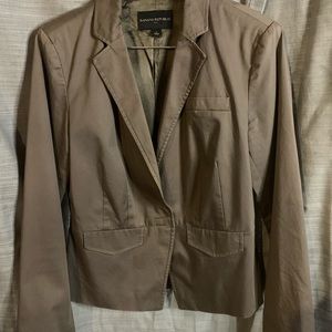 Closet sale!  Bundle. Bundle. Bundle.